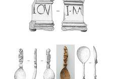 S&eacute;lection d'objet provenant des fouilles de l'&Icirc;lot Paris : autel domestique en pierre gallo-romain, cuill&egrave;re en bois au manche d&eacute;cor&eacute; d'un &eacute;v&ecirc;que et cuill&egrave;re en bronze &agrave; manche zoomorphe (en forme de pied de biche).  Dessins Jean Gelot, Afan. 