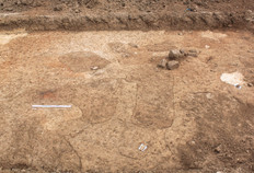 Vue du Secteur B : zone d'extraction de blocs de gr&egrave;s apr&egrave;s d&eacute;capage.  Le Cochon, Bavelincourt (Somme), 2013.