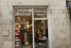 Détail de la baie occidentale au rez-de-chaussée, à l'origine fermée par de pans de bois et sans vitrage. Elle donnait accès à une boutique ou un entrepôt.1 rue de la Madeleine, Maison romane, Nîmes (Gard), 2019 © Manon Inisan, Odile Maufras, Inrap