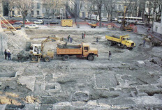 Vue g&eacute;n&eacute;rale de la fouille de la ZAC des Halles lors des terrassements pr&eacute;liminaires.&nbsp;&nbsp;Zac des Halles, N&icirc;mes (Gard), 1990  &copy; Martial Monteil, Nantes Universit&eacute;