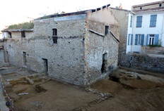 Figure 1 : La chapelle de la Capelette, après écroûtage des murs © S. Mathie, Inrap