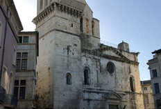 Vue générale de la façade de la cathédrale Notre-Dame-et-saint-Castor. Cathédrale Notre Dame et Saint Castor, Nîmes (Gard), 2017/2018 © Marie Rochette, Inrap