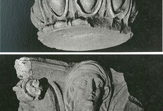 Deux faces d'un chapiteau probablement issu d'un mausol&eacute;e d'un des enclos fun&eacute;raires de bord de voie, remploy&eacute; en fondation du hangar des IVe-Ve si&egrave;cles dans le cadre du chantier de r&eacute;cup&eacute;ration des mat&eacute;riaux du site.  Zac du Forum des Carmes � 5, N&icirc;mes (Gard), 2011  &copy; Fr&eacute;d&eacute;ric Ziegler, Inrap
