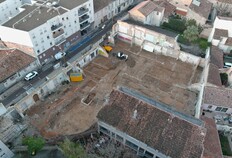 Vue a&eacute;rienne du chantier  45-49 rue de Beaucaire, N&icirc;mes (Gard), 2024   &copy; Antoine Farge, Inrap