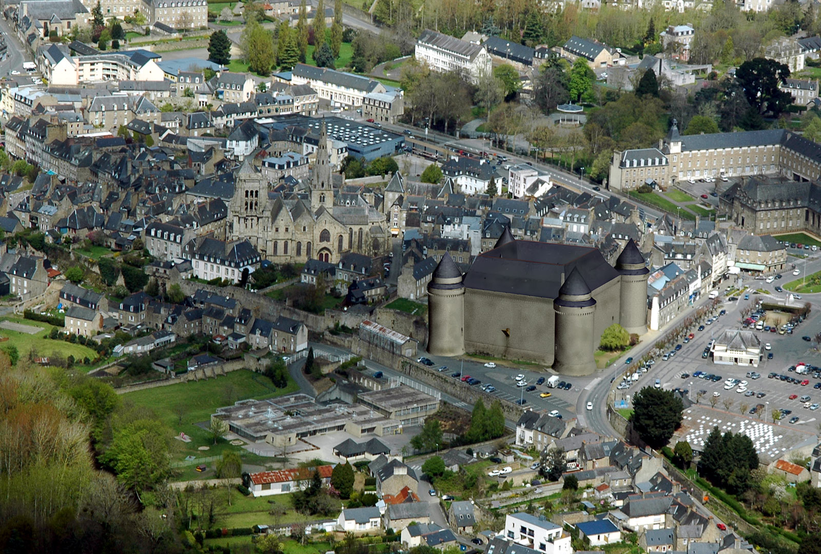 Restitution du ch&acirc;teau de Guingamp du XVe si&egrave;cle. Les volumes sont int&eacute;gr&eacute;s dans le paysage urbain actuel.   &copy; H. Paitier et P. Leblanc, Inrap