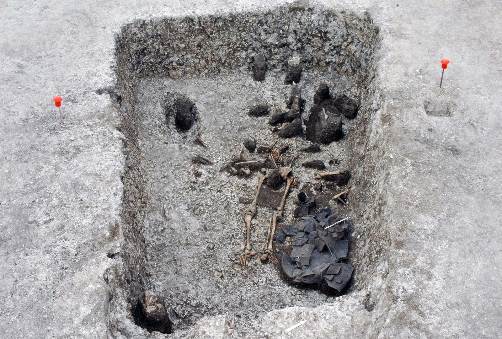 Tombe &agrave; char du Ve si&egrave;cle avant notre &egrave;re mise au jour &agrave; Livry-Louvercy (Marne).   &copy; L. de Cargou&euml;t, Inrap 